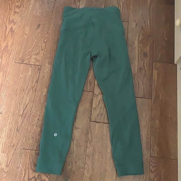 *SOLD* LULULEMON BRAND NEW crop legging - Picture 5 of 7
